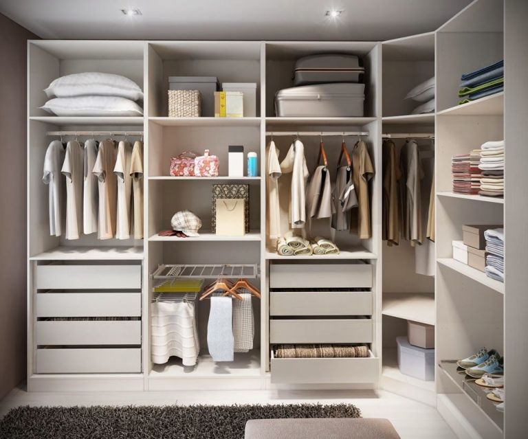 應(yīng)該購買現(xiàn)成的衣柜還是自己設(shè)計(jì)？